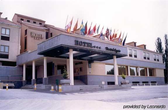 فندق لا لاستريلافي  Puerta De Segovia المظهر الخارجي الصورة
